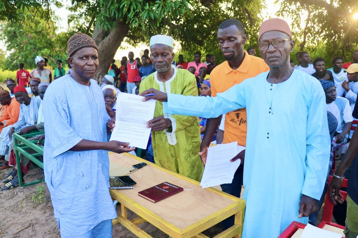 Donazione banchi a scuola in Senegal - Balouo Salo